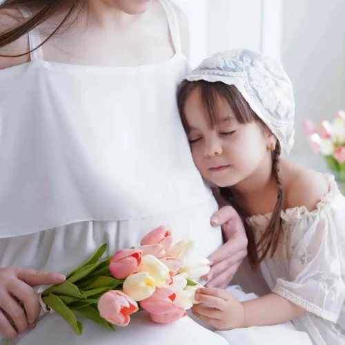 Atelier with mother and child clothing sets (1)